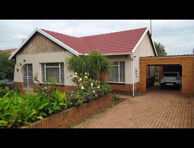 3 bed property to rent in RUSTIVIA